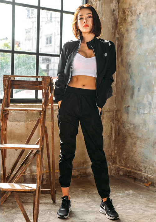 Sweat-Enhancing Workout Suit for Intense Training